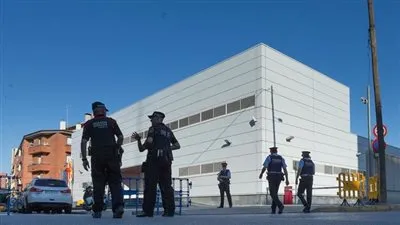 الشرطة الكتالونية تعتبر الهجوم بسكين على مركز شرطة كحادث إرهابى