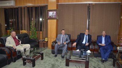 محافظ الإسماعيلية يستقبل مدير الإدارة العامة لتأمين محور قناة السويس