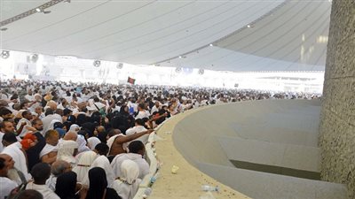 عاجل.. بدء رمي جمرة العقبة للمتعجلين بالطاعة 