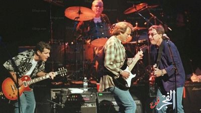 ألبوم أفضل أعمال فريق إيجلز يصبح الأكثر مبيعا على الإطلاق