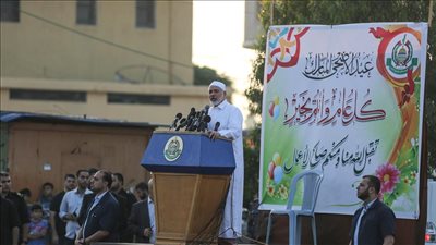 هنية في خطبة العيد: حصار غزة يترنح بفضل مسيرة 