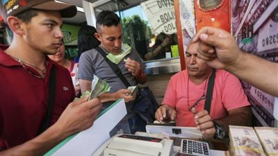 فنزويلا تضع خطة اقتصادية جديدة للسيطرة على التضخم