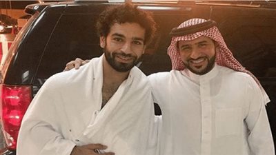 نجوم الكرة بملابس الإحرام (صور)