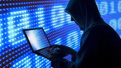 تعرف على المخالفات التي تعرضك للحبس في قانون مكافحة جرائم الإنترنت