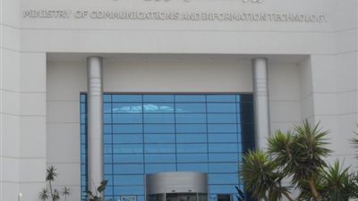 تقرير الاتصالات يفجر مفاجأة حول عدد مستخدمي المحمول في مصر