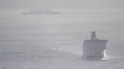 البحرية البريطانية تراقب سفينة حربية روسية في القنال الإنجليزي