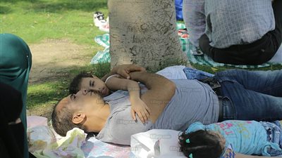 'ضحك ولعب وحب' بثاني أيام عيد الأضحى بحديقة الأزهر (صور)