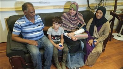 موقع مدرسة يقود ضباط قصر النيل لإعادة طفل ضال لأسرته 