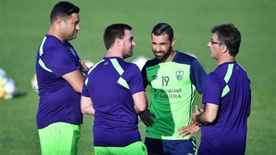 الأهلي يستبعد عبد الله السعيد من قائمة البطولة العربية ويضم عبد الشافي