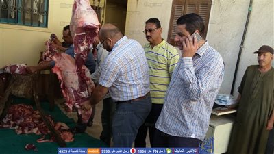 الوحدة المحلية بسيدي سالم توزع الأضاحي على عمال النظافة والفقراء (صور)