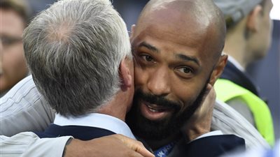 هنري يقترب من قيادة بوردو الفرنسي