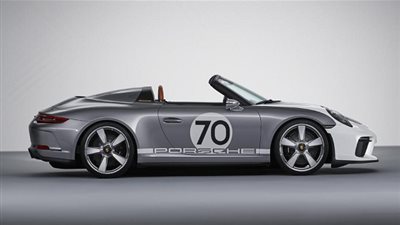 بورشه تقدم نموذج من سيارتها 