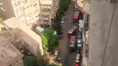 5 سيارات إطفاء للسيطرة على حريق بشارع السد العالي بالدقي (صور)