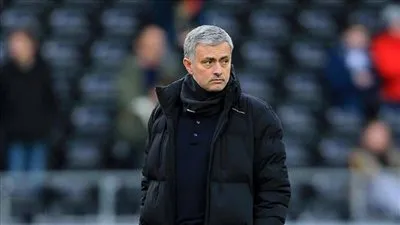 مورينيو يواجه شبح الوداع وفرصة 