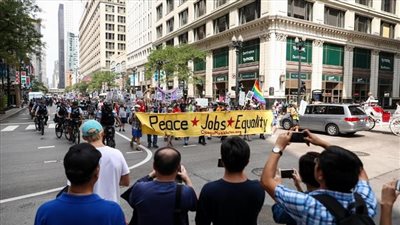 شيكاغو.. مسيرة احتجاجية ضد انتهاكات واشنطن لحقوق الإنسان خلال الحروب