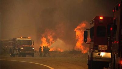 حريق بمركز تسوق بمدينة يكاترينبرج الروسية