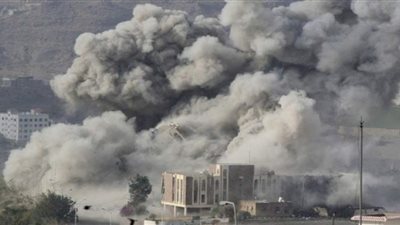 التحالف العربي يقصف مواقع الحوثيين في قاعدة الديلمي العسكرية بصنعاء