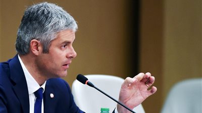 زعيم اليمين الفرنسي: الهجرة الكثيفة 