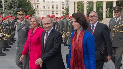 سبب دعوة بوتين لحضور حفل زفاف وزيرة خارجية النمسا