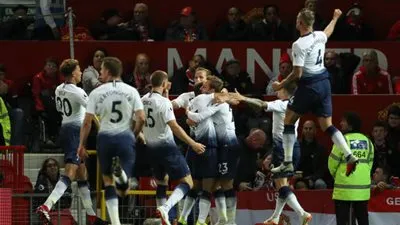 نهاية مورينيو تقترب.. مانشستر يونايتد يسقط بالثلاثة أمام توتنهام في مسرح الأحلام