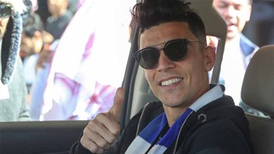 أشرف بن شرقي يطير إلى باريس استعدادا للانضمام لفريقه الجديد