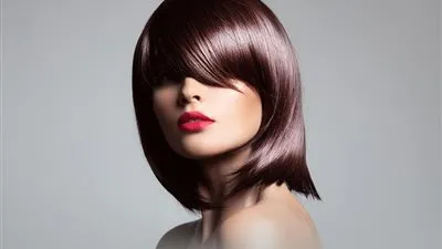 للعروس في شهر العسل.. قصات شعر تناسب إطلالتك (صور)