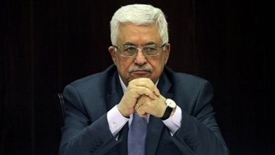 عباس يؤكد على التمسك بتحقيق السلام وفق حل الدولتين