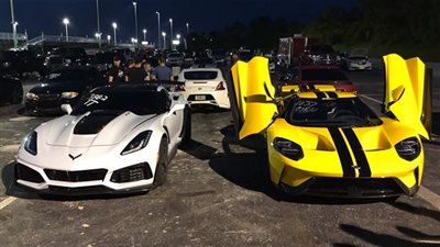 سباق تسارع مثير.. شفرولية كورفيت ZR1 تتحدى فورد GT الخارقة! (فيديو)