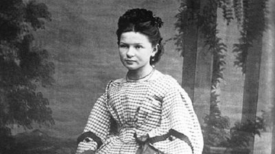 تعرف على قصة أول امرأة قادت سيارة في التاريخ (فيديو)