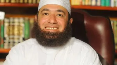 محمود المصري يوضح حقيقة زواجه من نجلة مرشد الإخوان