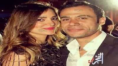 محمد إمام يرقص مع عروسه على أنغام 