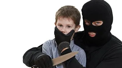 أستاذ قانون جنائي عن عقوبة جرائم خطف الأطفال: تصل لحد الإعدام