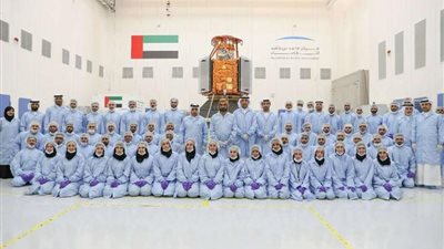 الإمارات تعلن موعد إطلاق القمر الصناعي 