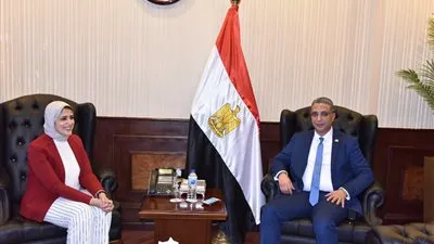 وزيرة الصحة تهنئ 