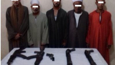 ضبط متهمين هاربين من 80 حكم قضائي بأسيوط