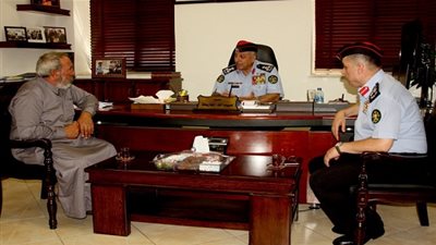 الأمن العام الأردني يكرْم مواطن ساهم بالقبض على شخص تسبب بحادث دهس