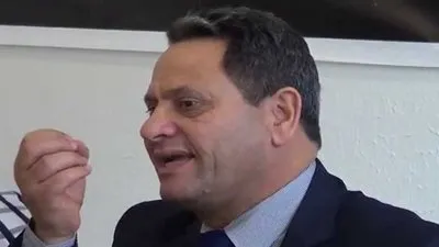 نقيب الصحفيين التونسيين يتهم حزب 