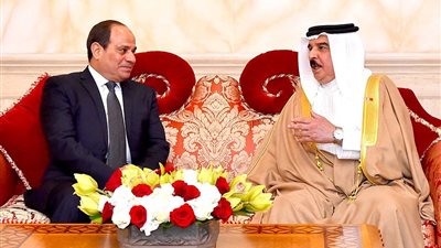 السيسي: نتطلع لتعزيز علاقات التعاون الثنائي مع البحرين في جميع المجالات (صور)
