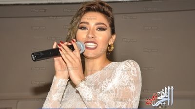 زيزى عادل: المطرب يمكنه تقديم أى لون..وهذا سر غنائى 