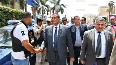 محافظ البحيرة الجديد يتفقد خدمات تأمين الديوان العام (صور)