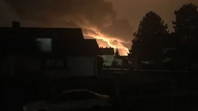 إخلاء 1800 شخصا بسبب حريق مصفاة نفط بألمانيا (فيديو)