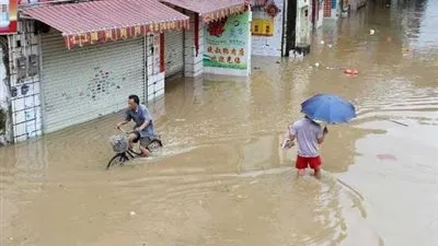 إجلاء 127 ألفا بسبب الأمطار الغزيرة فى الصين