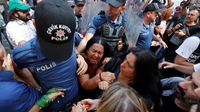 تواجد شرطي كثيف يمنع اعتصام 