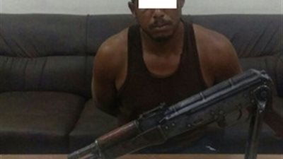 ضبط مسجل خصر بحوزته أساحة نارية وذخائر بالشرقية