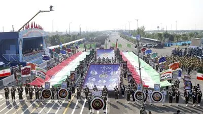في الذكرى الـ 40 لانتصار الثورة.. إيران تعلن بدء مناورات عسكرية كبرى