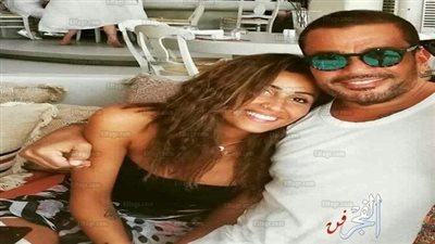 شاهد.. صور جديدة لـ عمرو دياب مع دينا الشربيني في الساحل الشمالي