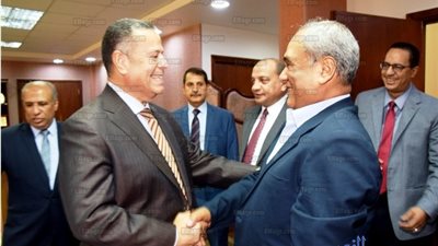 محافظ بني سويف الأسبق يهنئ 
