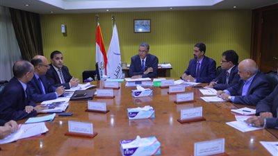 وزير النقل يتابع الموقف التنفيذي لمشروعات كهربة إشارات خطوط السكك الحديدية
