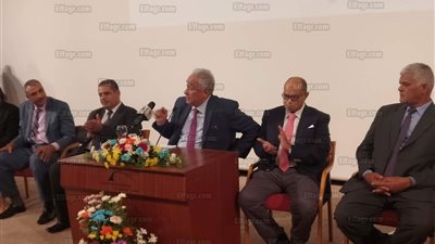 نقيب المحامين: 