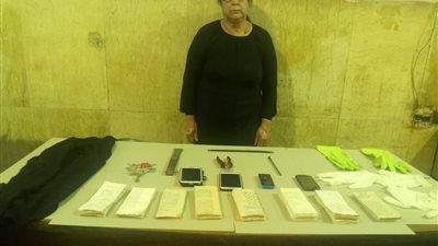 القبض على مسجلة خطر عقب سرقتها شقة معلمة بمنطة الزيتون